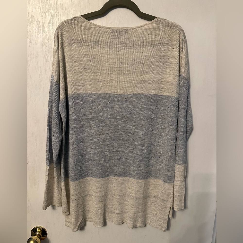 Ann Taylor Light Grey & Blue Colorblock V-Neck Sweater - Sz M - Picture 3 of 5